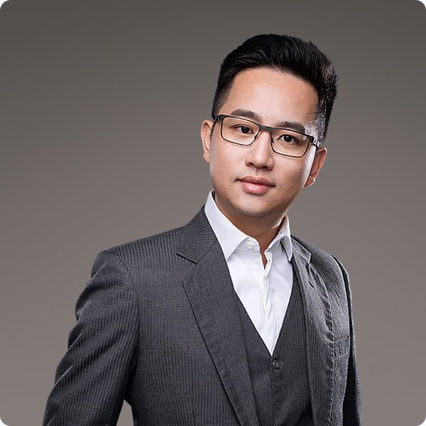Dental Director and Surgeon Beh Wee Ren